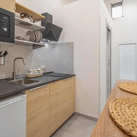 Apartment Eleinad *